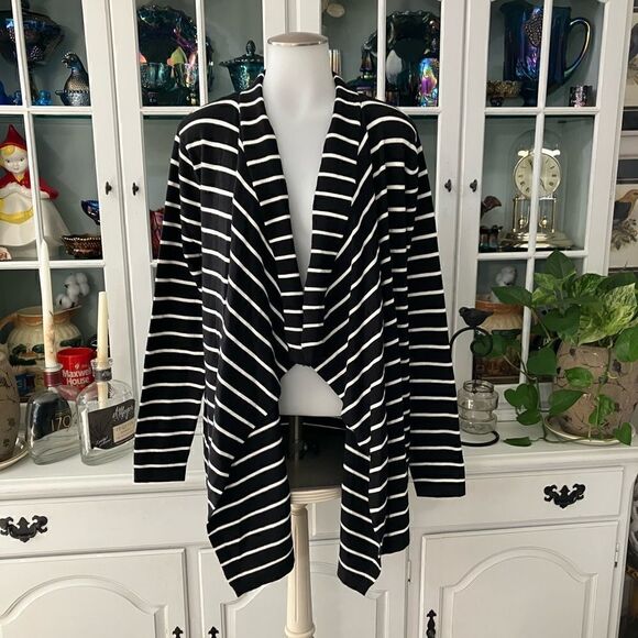 Staccato Black & White Cardigan Size Large Cascading Front - Picture 1 of 8